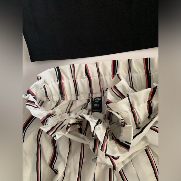 SHEIN Scallop Trim Cami Top w/ Waisted Belted Striped Shorts Set Size 0XL - Picture 5 of 5